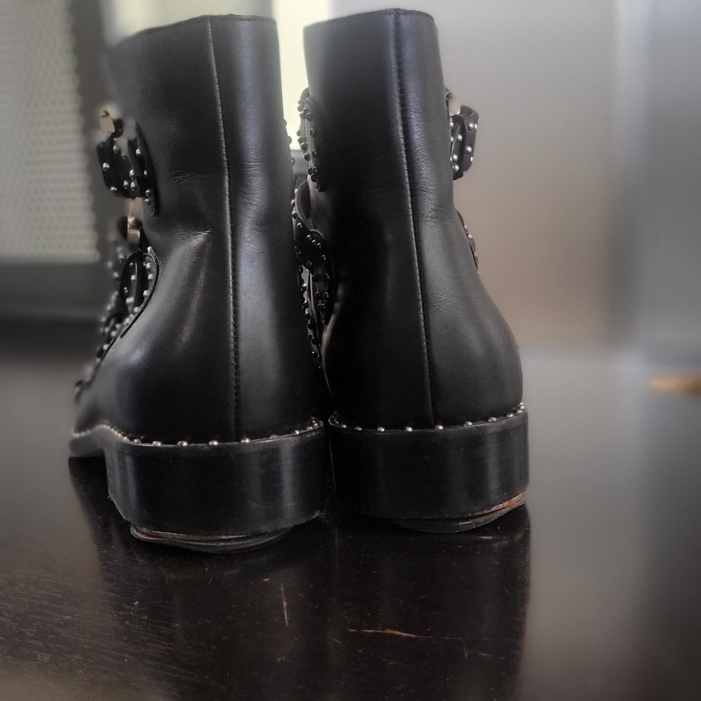 Boots - Picture 4 of 7
